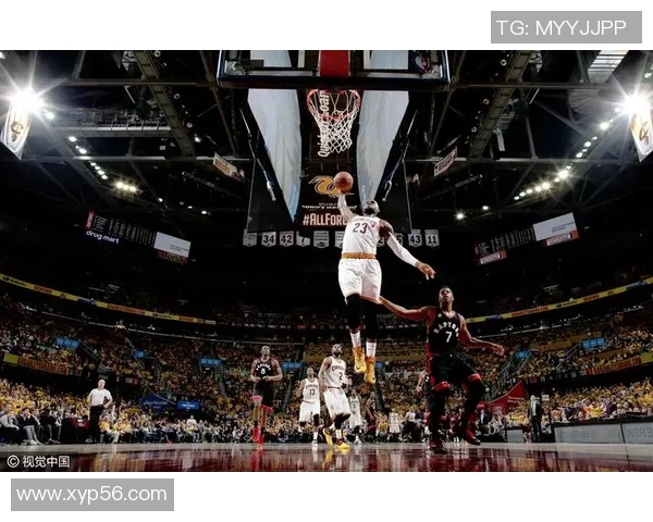 骑士与猛龙东部决赛首战精彩对决揭幕球迷期待激烈碰撞与精彩瞬间