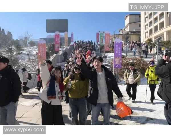 四川宣汉:超2000名选手应战巴山大峡谷步行赛 四川宣汉:超2000名选手应战巴山大峡谷步行赛